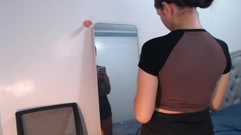 Snapshot of urkatiecookie chatting on 8, 12, 2024 Amira online show from 8, 12, 2024