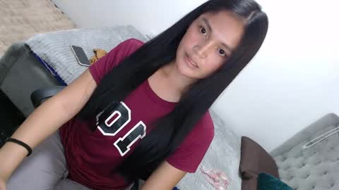 Snapshot of urkatiecookie chatting on 3, 2, 2025 Amira online show from 3, 2, 2025