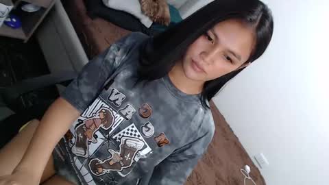 Snapshot of urkatiecookie chatting on 4, 3, 2025 Amira online show from 4, 3, 2025
