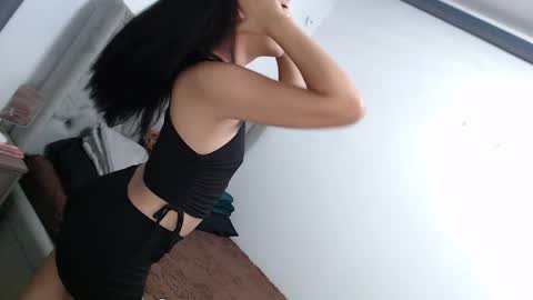 Snapshot of urkatiecookie chatting on 5, 3, 2025 Amira online show from 5, 3, 2025