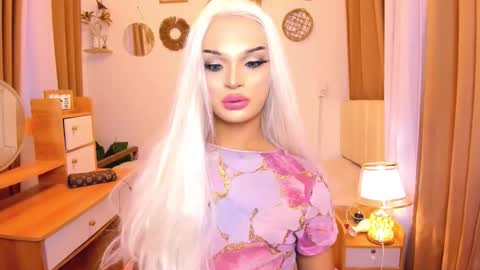 Snapshot of urladyprincessmassivecock chatting on 17, 11, 2025 jhaii online show from 17, 11, 2025