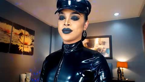 UrMajestyTyra online show from 23, 1, 2025