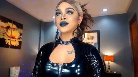 UrMajestyTyra online show from 5, 2, 2025