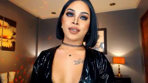 UrMajestyTyra online show from 3, 10, 2025