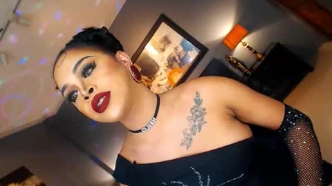 UrMajestyTyra online show from 25, 11, 2025