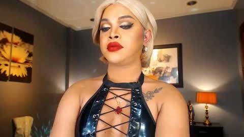 UrMajestyTyra online show from 3, 2, 2026