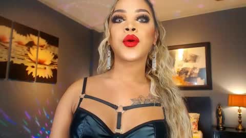 Snapshot of urmajestytyra chatting on 7, 5, 2026 UrMajestyTyra online show from 7, 5, 2026