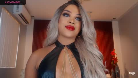Snapshot of urmajestytyra chatting on 1, 6, 2026 UrMajestyTyra online show from 1, 6, 2026