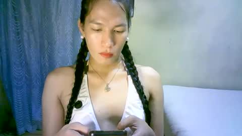 Snapshot of urpinaylovelyjuliaxxx chatting on 27, 2, 2025 queen julia not into CHEAPGUY online show from 27, 2, 2025