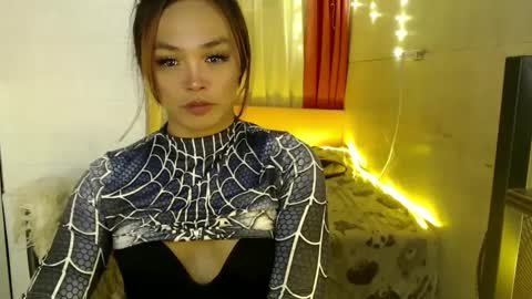 Snapshot of ursexy_debra chatting on 13, 12, 2024 TYRA online show from 13, 12, 2024