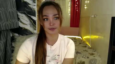 Snapshot of ursexy_debra chatting on 18, 12, 2024 TYRA online show from 18, 12, 2024