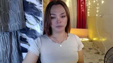 Snapshot of ursexy_debra chatting on 21, 12, 2024 TYRA online show from 21, 12, 2024