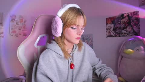 uryukim_ online show from 3, 12, 2024
