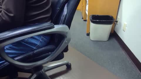 Snapshot of useemie chatting on 20, 11, 2025 useemie online show from 20, 11, 2025