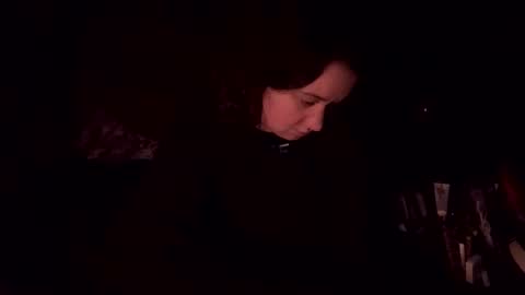 Snapshot of usefulhole chatting on 28, 11, 2025 usefulhole online show from 28, 11, 2025