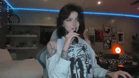 Snapshot of uwu_eva chatting on 10, 6, 2026 Eva online show from 10, 6, 2026