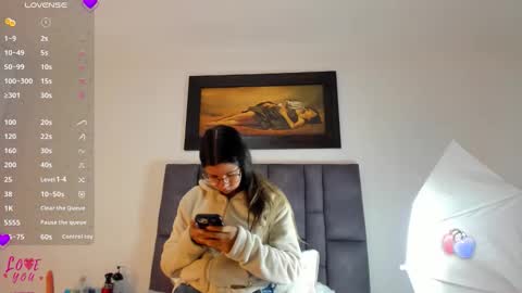 Vahiolet smith online show from 10, 4, 2026