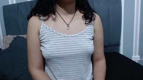 Snapshot of vainilla_cam chatting on 15, 1, 2025 Vainilla online show from 15, 1, 2025