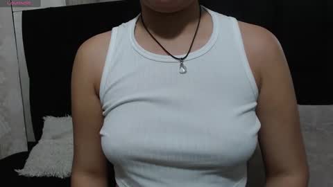Snapshot of vainilla_cam chatting on 22, 2, 2025 Vainilla online show from 22, 2, 2025