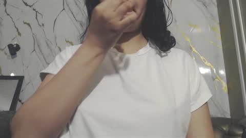 Snapshot of vainilla_cam chatting on 9, 10, 2025 Vainilla online show from 9, 10, 2025