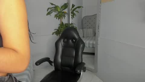 Vaioleth online show from 24, 4, 2026