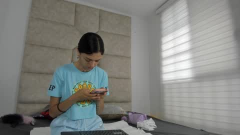 V A I O L E T T  S M I T H online show from 25, 9, 2025