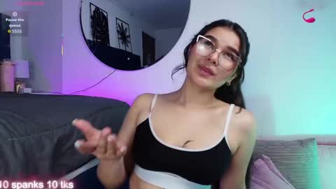 Snapshot of valeery_gomez chatting on 11, 9, 2025 Tifanny online show from 11, 9, 2025