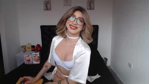 valen_foxxx online show from 3, 5, 2026