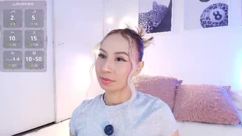 Snapshot of valen_ross_ chatting on 24, 7, 2026 valentina Rossi 3 online show from 24, 7, 2026