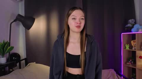 Snapshot of valeneschindele chatting on 12, 11, 2025 Lisa online show from 12, 11, 2025