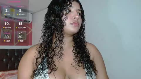 Snapshot of valentina_0_ chatting on 31, 12, 2024 Valentina online show from 31, 12, 2024