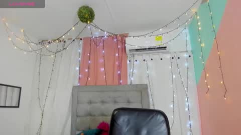 Snapshot of valentina_0_ chatting on 20, 1, 2025 Valentina online show from 20, 1, 2025