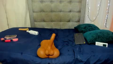 Snapshot of valentina_0_ chatting on 11, 2, 2025 Valentina online show from 11, 2, 2025