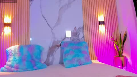 Snapshot of valentina_lux1 chatting on 17, 9, 2025 Valentina online show from 17, 9, 2025