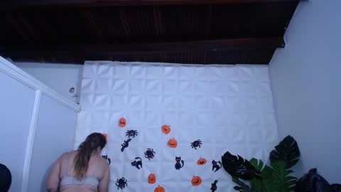 Valentina  online show from 8, 10, 2025