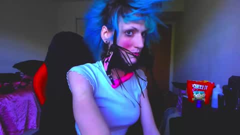 Tina Bates online show from 15, 9, 2025