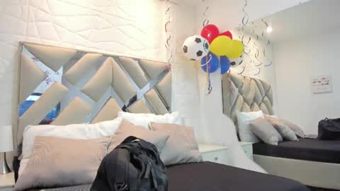 Snapshot of valentinasu_ chatting on 3, 7, 2026 VALENTINA online show from 3, 7, 2026