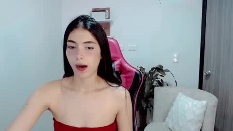 Snapshot of valentinasweet_ chatting on 3, 11, 2025 Valentina online show from 3, 11, 2025