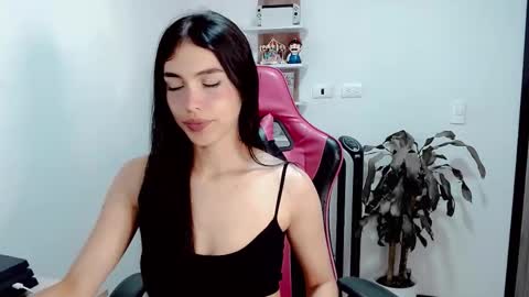 Snapshot of valentinasweet_ chatting on 7, 11, 2025 Valentina online show from 7, 11, 2025