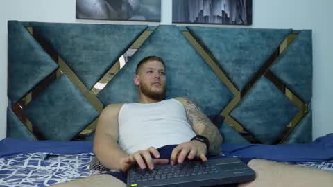 Valentino Ferrari online show from 22, 10, 2025