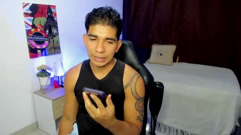 Snapshot of valentino_moura_ chatting on 5, 3, 2025 VALENTINO MOURA online show from 5, 3, 2025