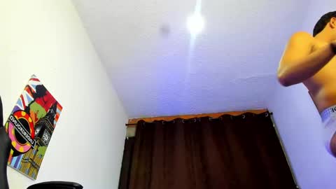 Snapshot of valentino_moura_ chatting on 12, 3, 2025 VALENTINO MOURA online show from 12, 3, 2025