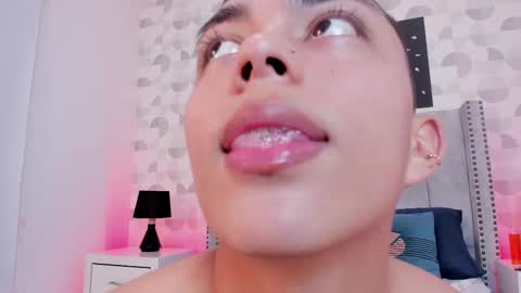 VALENTINO CASTAO online show from 11, 2, 2025