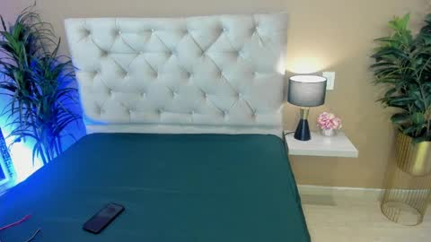 VALEN VEGA online show from 6, 4, 2026