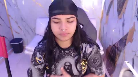 valeri_harpers4 online show from 10, 9, 2025