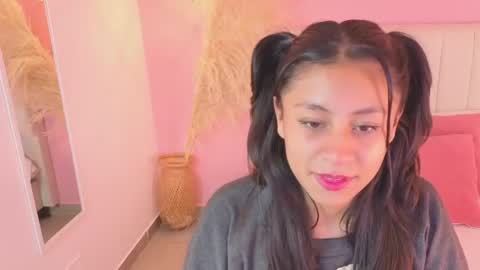 Snapshot of valeria__torres chatting on 19, 6, 2026 Valeria online show from 19, 6, 2026