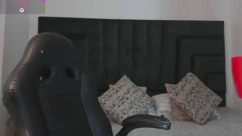 Valerie Mattson online show from 19, 12, 2025