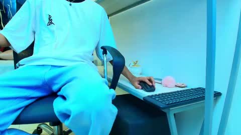 Snapshot of valerihot_1 chatting on 22, 4, 2026 VALERIO online show from 22, 4, 2026