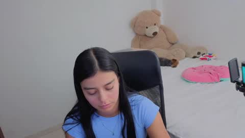 Juli C online show from 5, 4, 2026