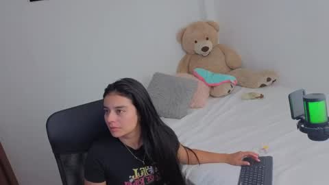 valerihouse_ online show from 20, 5, 2026
